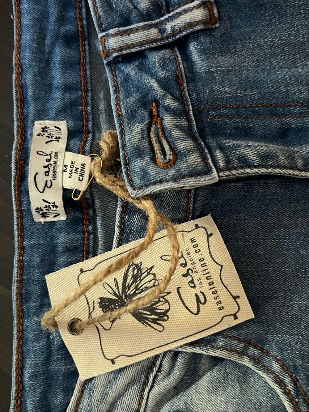 Easel Embroidered Light Blue High-Rise Women's Jeans 30 waist 28 inseam. - Picture 3 of 7